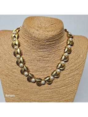 Vintage 60s Gold-tone Articulated Laurel Leaf Links and Faux Pearls Necklace